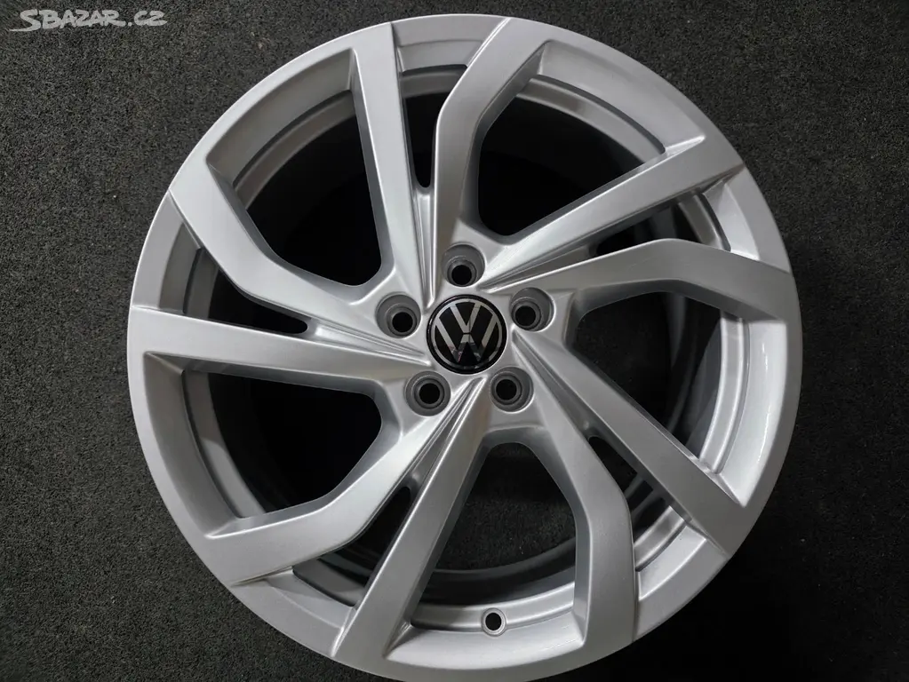 VW Polo Alu kolo 17 Tortosa 2G0601025BA 1Ks