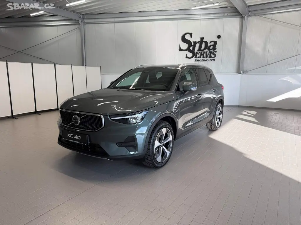 Volvo XC40, B3 2.0L 163 HP AT7 FWD CORE