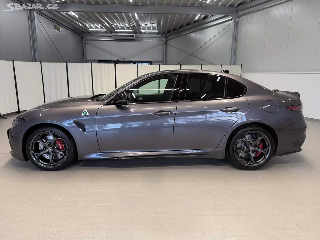 Alfa Romeo Giulia, Quadrifoglio 2.9 V6 BiTurbo 52 - fotka 2