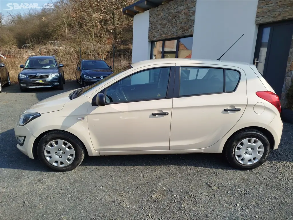 Hyundai i20, 1,2 i, 63kW, po velkém SERVISU - fotka 3