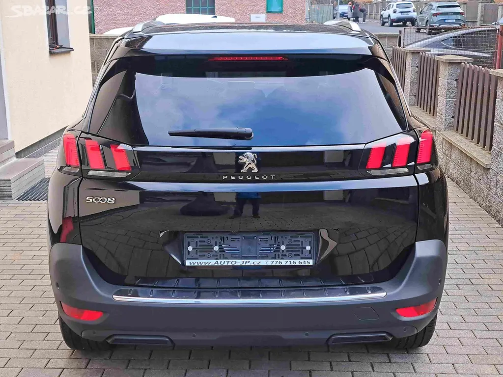 Peugeot 5008, 1,2 PT EAT8 ALLURE 18ALU NAVI - fotka 4
