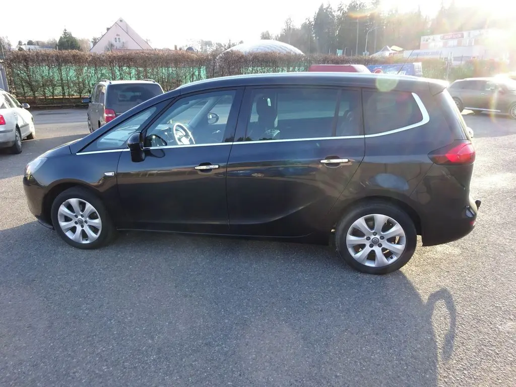 Opel Zafira Tourer 2.0 CDTi r.v.2012 serv.kníž.ČR - fotka 2