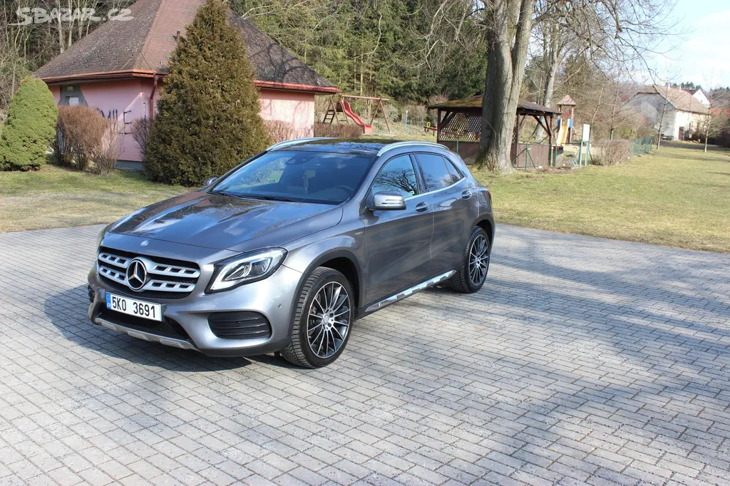 Mercedes-Benz GLA, 220D AMG 4MATIC 130KW - fotka 4