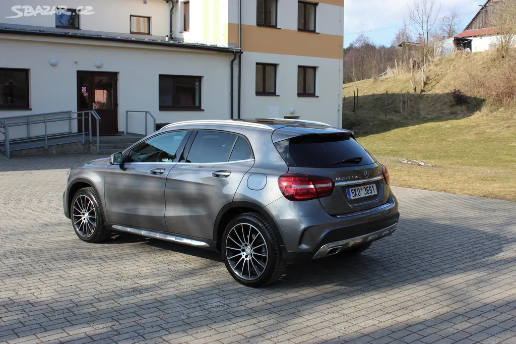 Mercedes-Benz GLA, 220D AMG 4MATIC 130KW - fotka 6