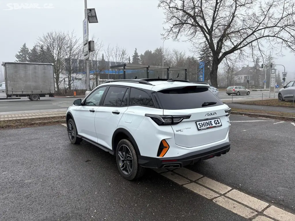 Dongfeng Shine, 1.5L 86kw 6DTC E1 SHINE GS - fotka 3