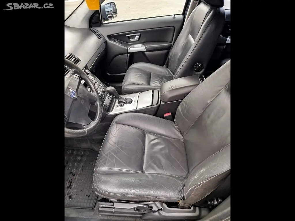 Volvo XC90, 2.4DS AWD 185 AT - fotka 2