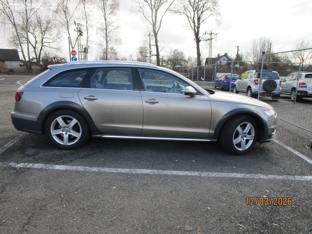 Audi A6 3,0 TDI Allroad Quattro 200Kw Automat 4x4 - fotka 4