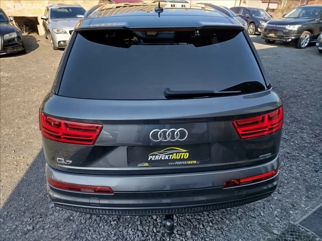 Audi Q7, 3,0 TDi 200kW,S-line,1.MAJITEL - fotka 5