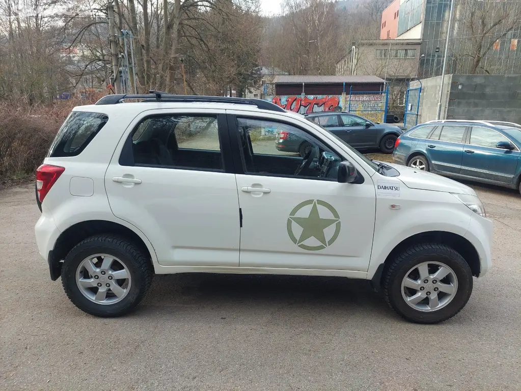 Daihatsu Terios 1.5, 77kw, 4x4, rok 2008.. - fotka 6