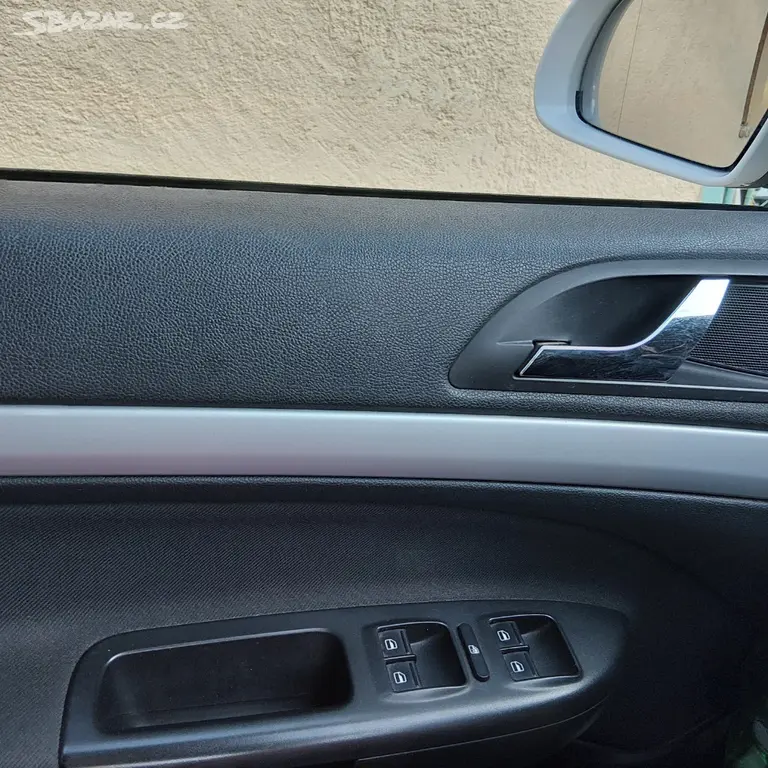 Škoda Octavia II, 1.6 Tdi 77kw - fotka 4
