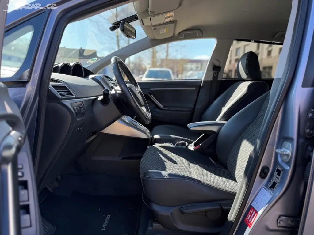 Toyota Verso Executive 1.8i Aut. benzín 108kw - fotka 5