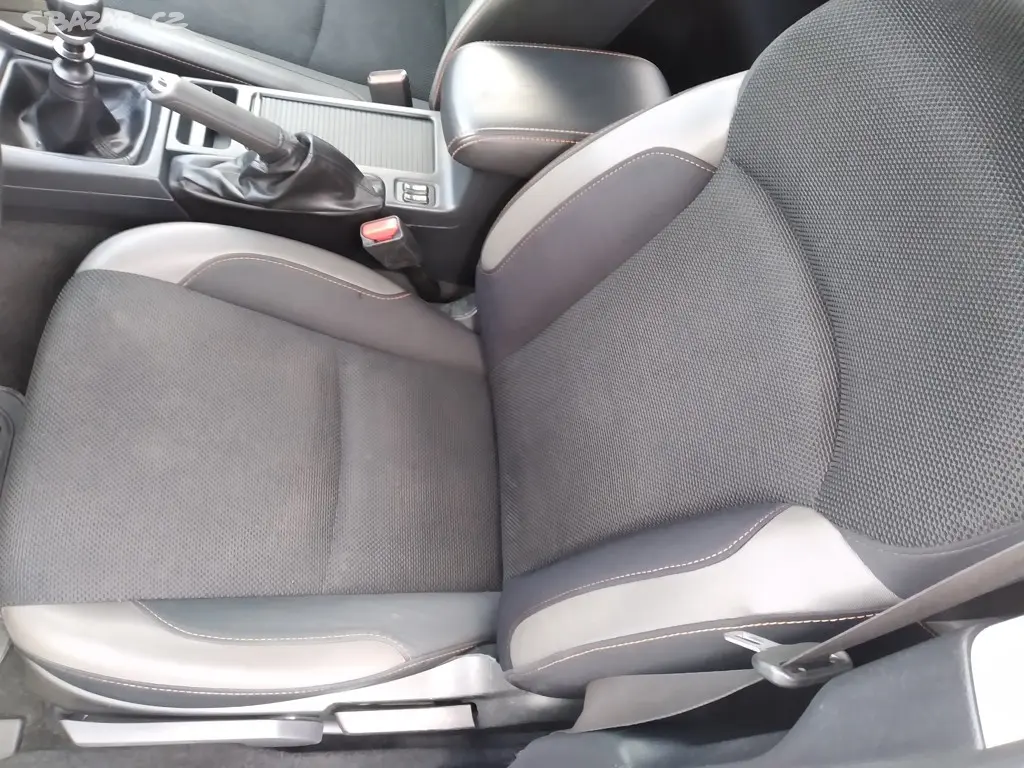 SUBARU XV 2.0 D AWD MANUÁL - fotka 4