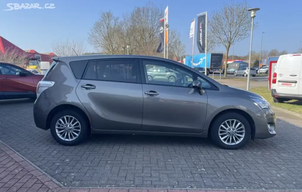Toyota Verso 1.8i Edition-S benzín 108kw - fotka 6