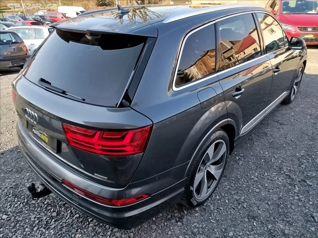 Audi Q7, 3,0 TDi 200kW,S-line,1.MAJITEL - fotka 6