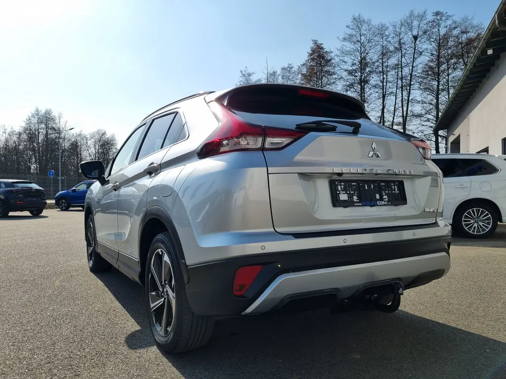 Mitsubishi Eclipse Cross, 2.4 PHEV 4x4, tažné zařízení - fotka 3