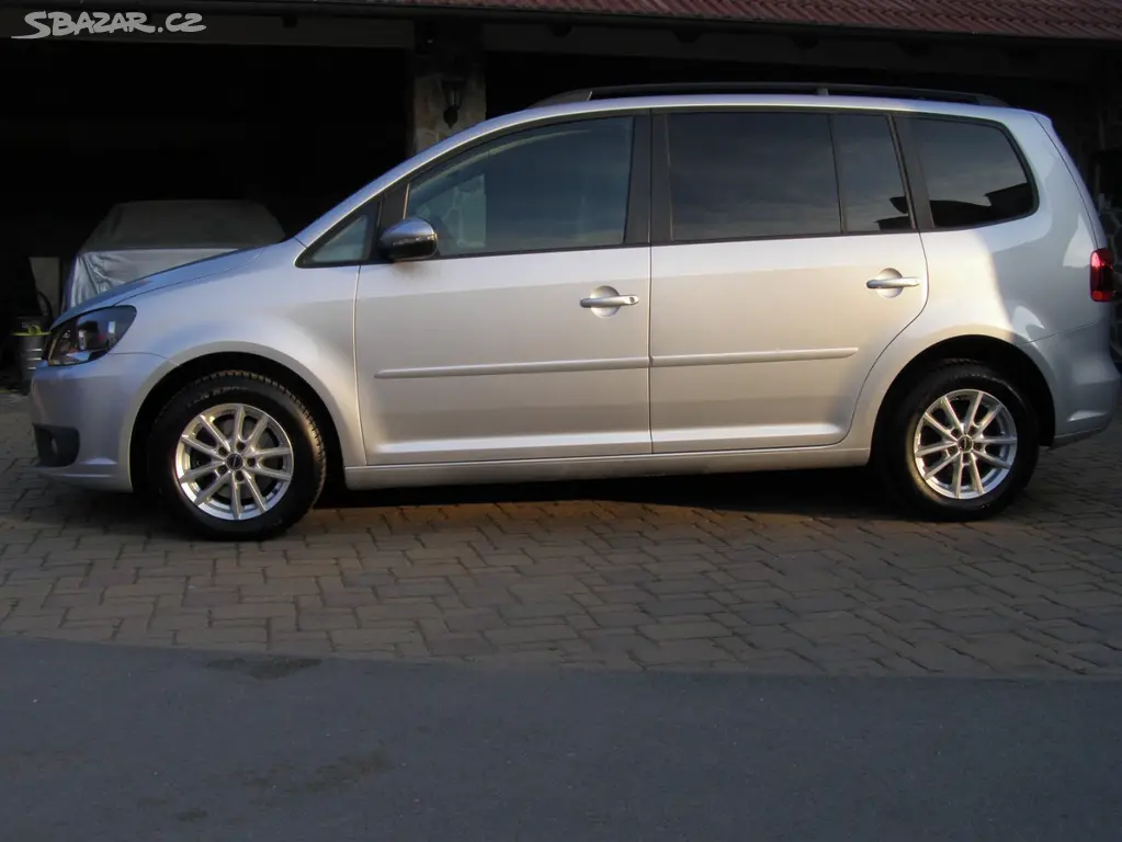 Volkswagen Touran 1.2TSI 77KW po STK - fotka 2