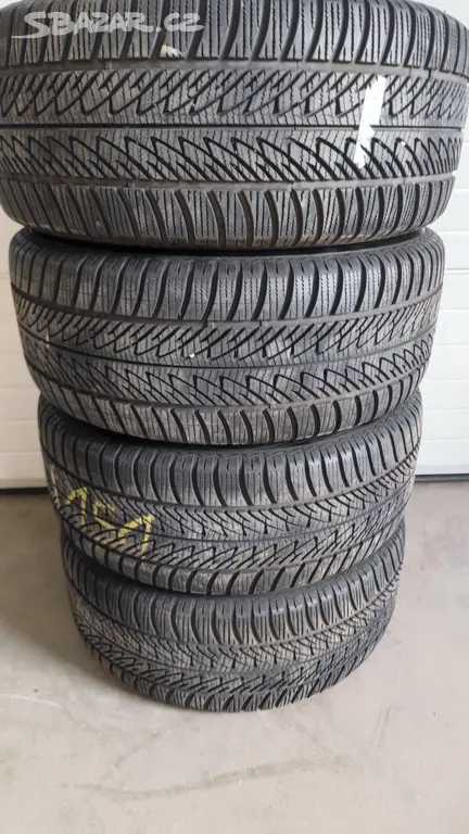 Náhled: 285/45/20 R20 zimní pneu Good Year