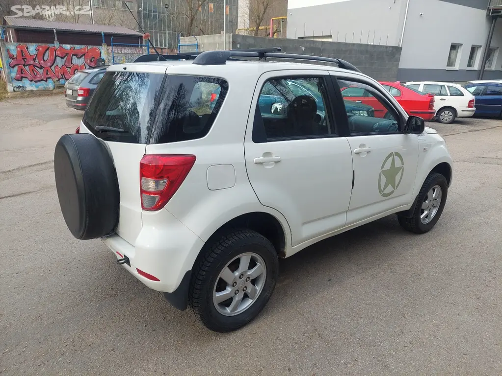 Daihatsu Terios 1.5, 77kw, 4x4, rok 2008.. - fotka 5