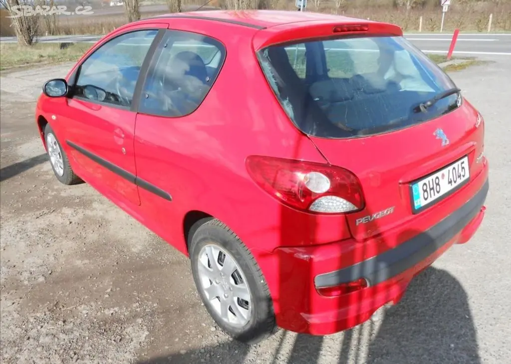 Peugeot 206 1,1 i 44 kW PLUS Serviska benzín - fotka 5