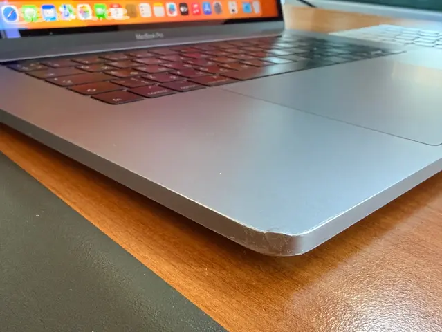 Apple MacBook Pro 15 Retina Core i7 2.6GHz MLH32LL/A with Touch Bar, 16GB Memory, 256GB Solid State Drive (Renewed