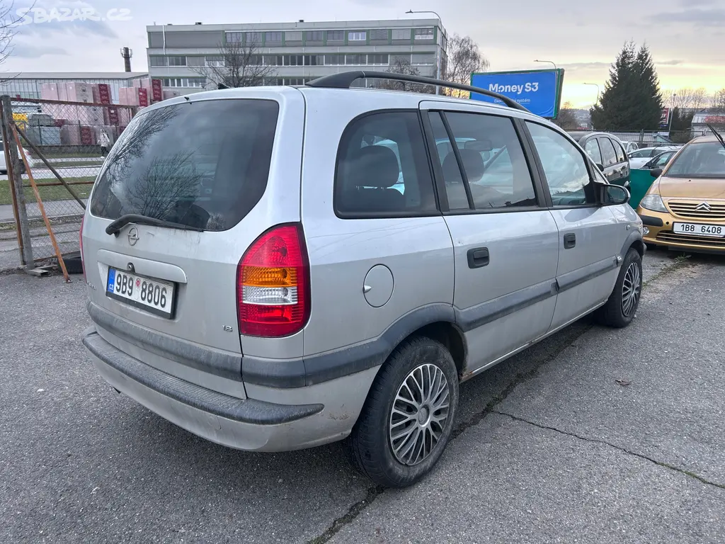 Opel Zafira, 1,8 16V, 7 míst - fotka 5
