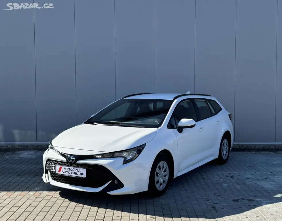 Toyota Corolla, 1.8 Hybrid e-CVT, servis, DPH - fotka 3