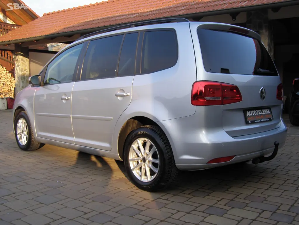 Volkswagen Touran 1.2TSI 77KW po STK - fotka 3