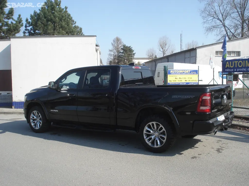 Dodge Ram 1500, 5.7 HEMI 295 kW LARAMIE - fotka 3