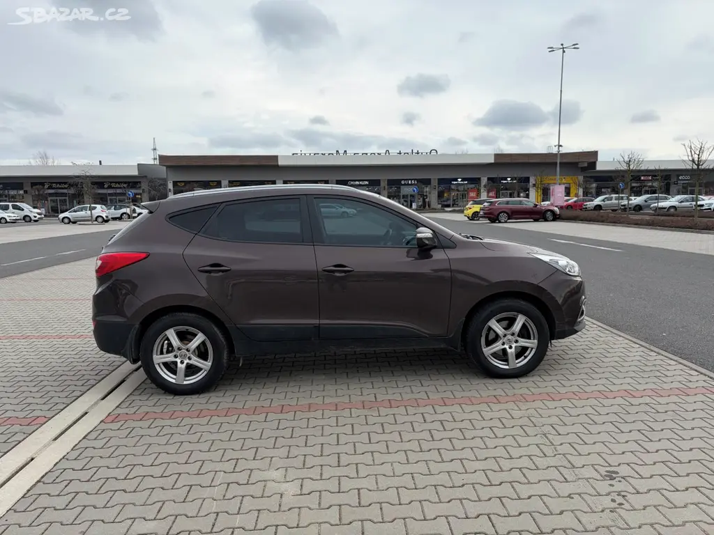 Hyundai IX35 2.0 CRDi 100kw 4x4 ČR DPH - fotka 2