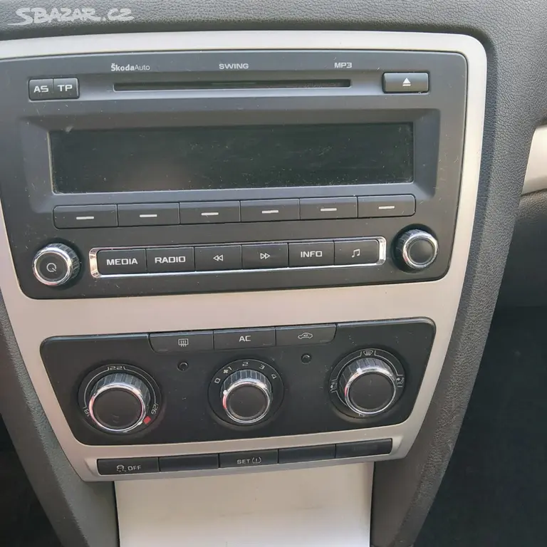 Škoda Octavia II, 1.6 Tdi 77kw - fotka 2