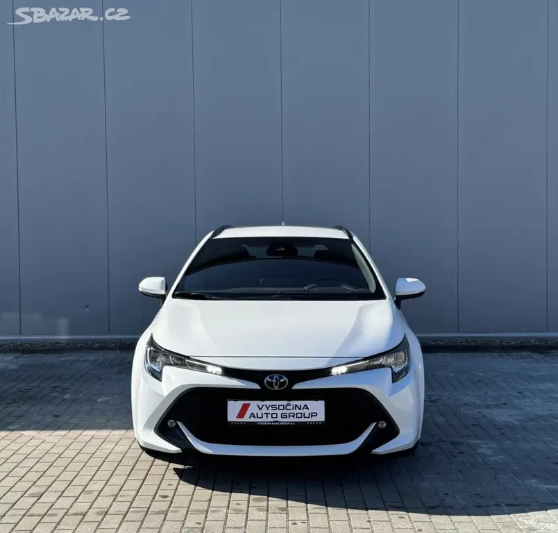 Toyota Corolla, 1.8 Hybrid e-CVT, servis, DPH - fotka 5