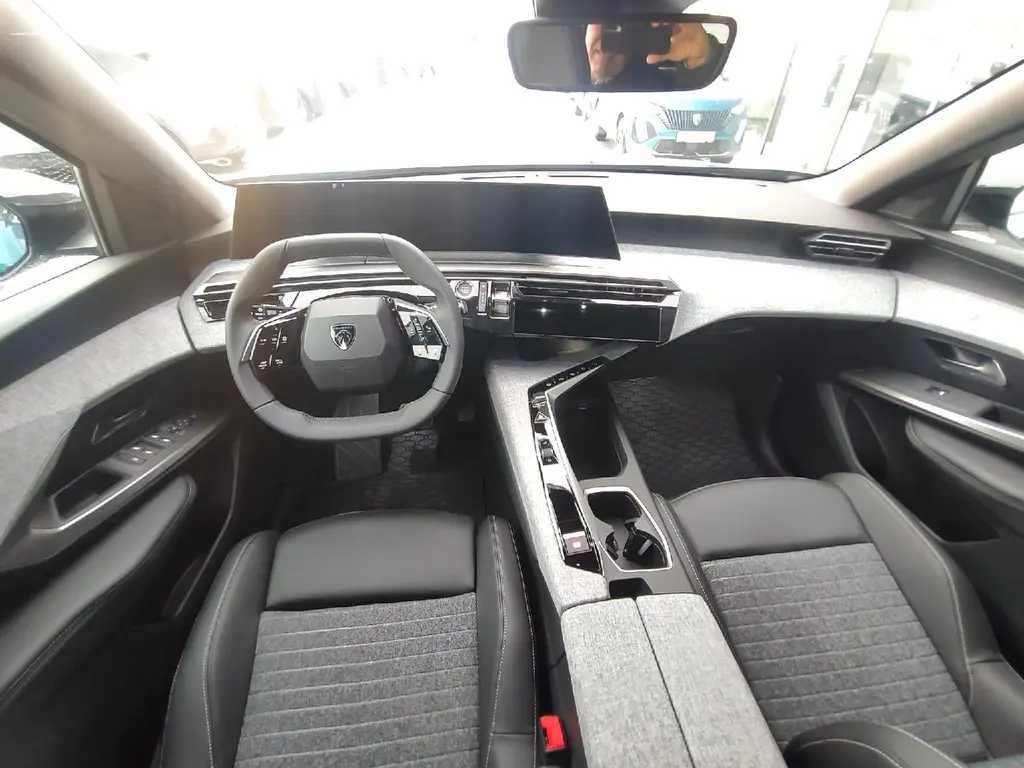Peugeot 3008, Business 1.2 HYBRID 145k AUT6 - fotka 2