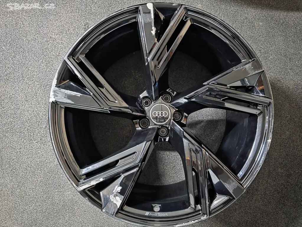 Audi RS6 Alu kolo 22 4K0601025 DH 1 Ks