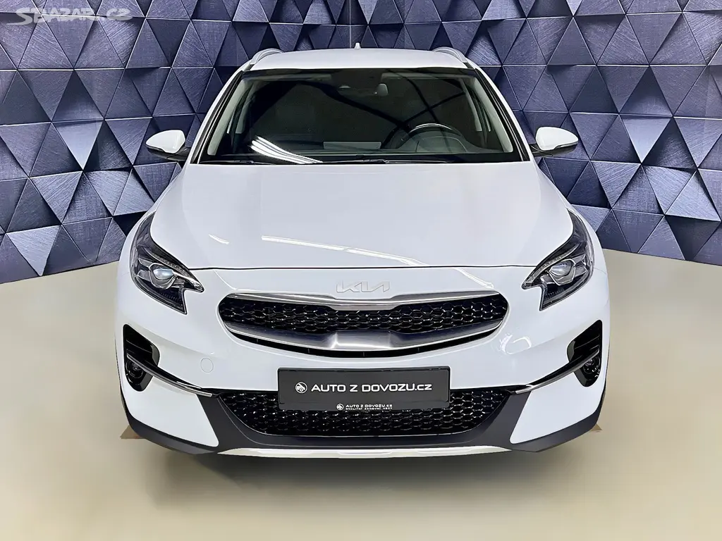 Kia XCee´d, 1.6 CRDi 100 KW 7DCT EXCLUSIVE - fotka 3