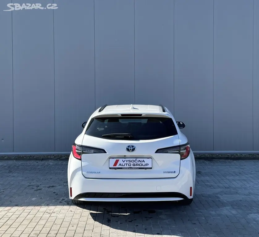 Toyota Corolla, 1.8 Hybrid e-CVT, servis, DPH - fotka 6