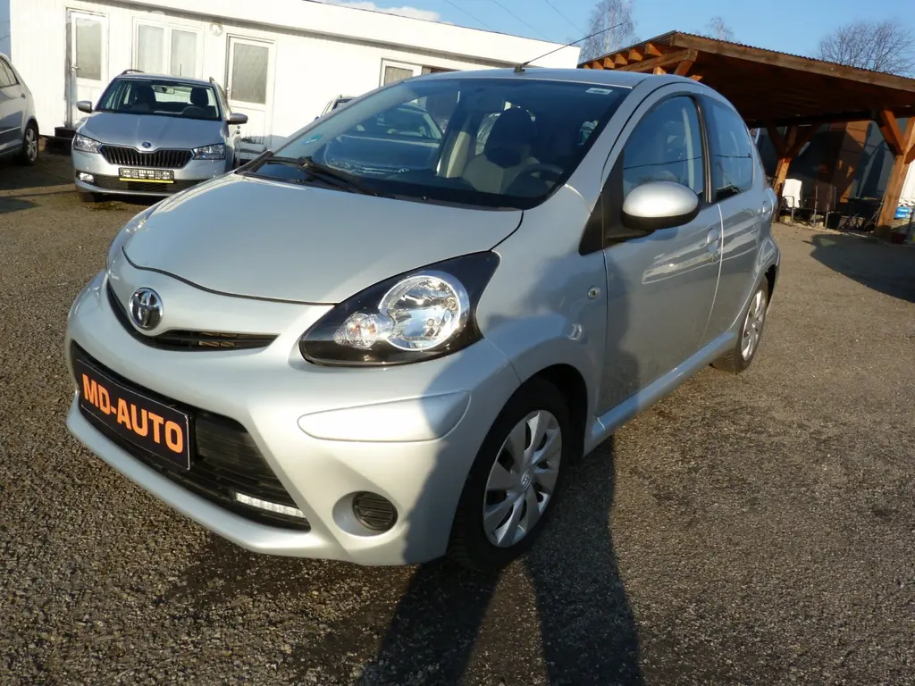 Toyota Aygo, 1.0 Cool Automat - fotka 2