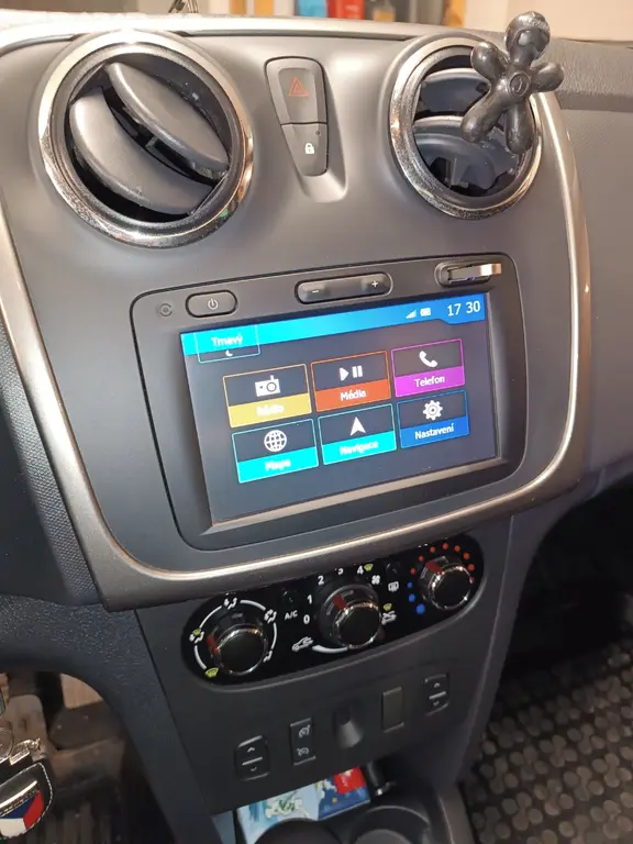 DACIA LOGAN 1,2 16V ,KLIMA ,NAVI,TEMP. - fotka 6