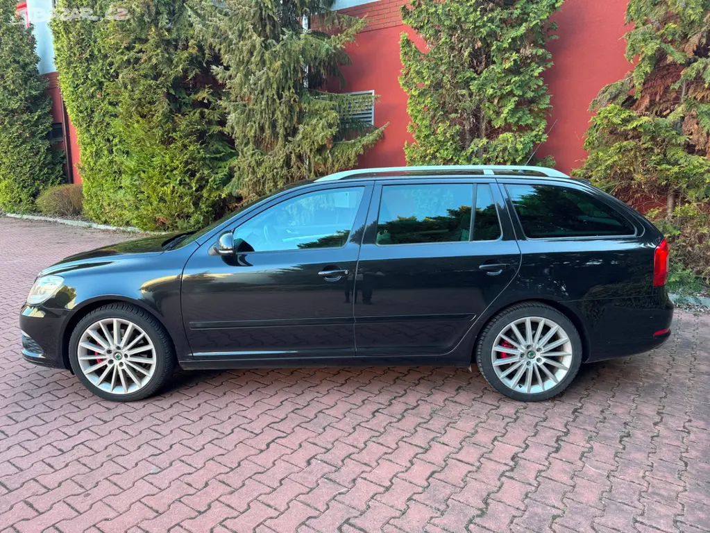 Škoda Octavia II 2.0 TDI 125kW RS,1.Majitel,Xenon. - fotka 4