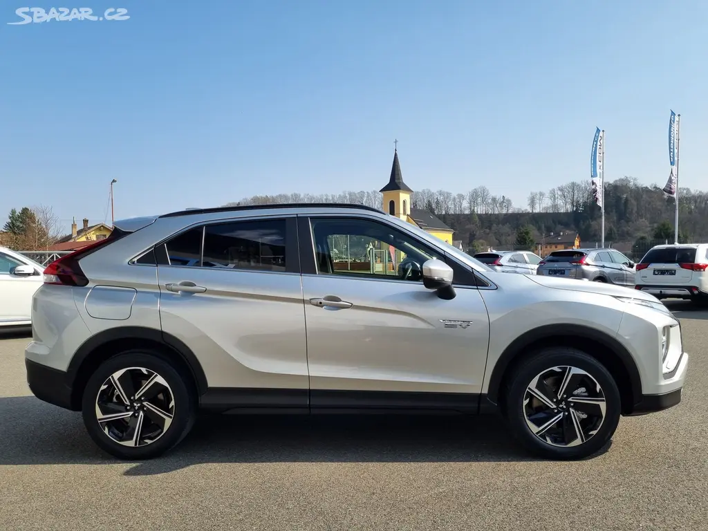 Mitsubishi Eclipse Cross, 2.4 PHEV 4x4, tažné zařízení - fotka 6