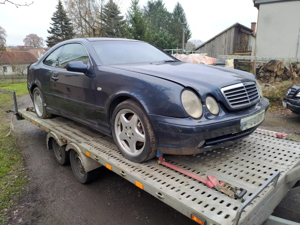 Mercedes CLK 430 AMG W208 coupe 280 koní