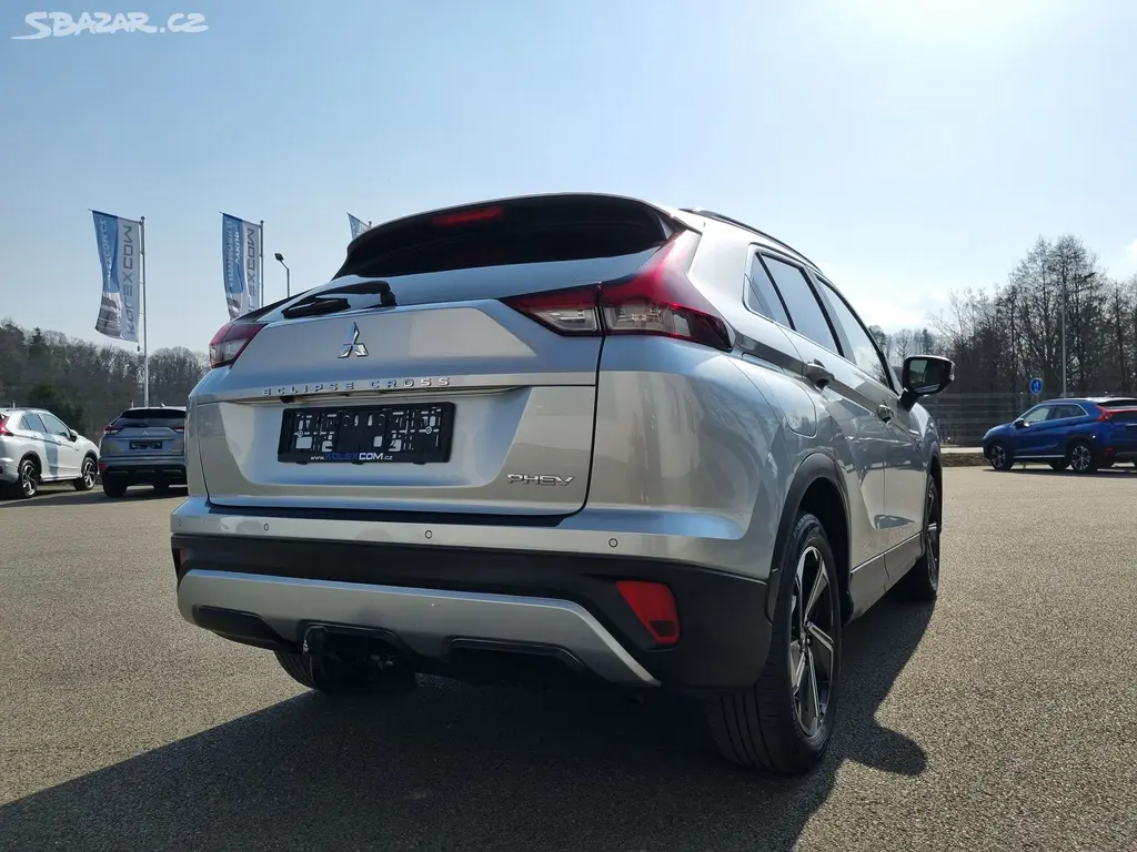 Mitsubishi Eclipse Cross, 2.4 PHEV 4x4, tažné zařízení - fotka 5