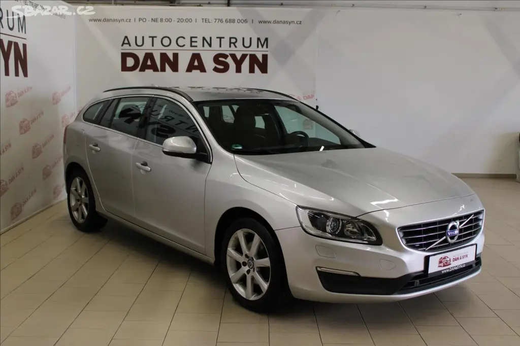 Volvo V60, 2,0 D3 Geartronic Momentum - fotka 3
