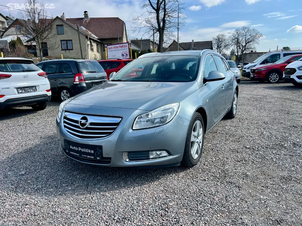 Opel Insignia 1.8i 103 kW Navi,Výhřevy,Stav,Servis