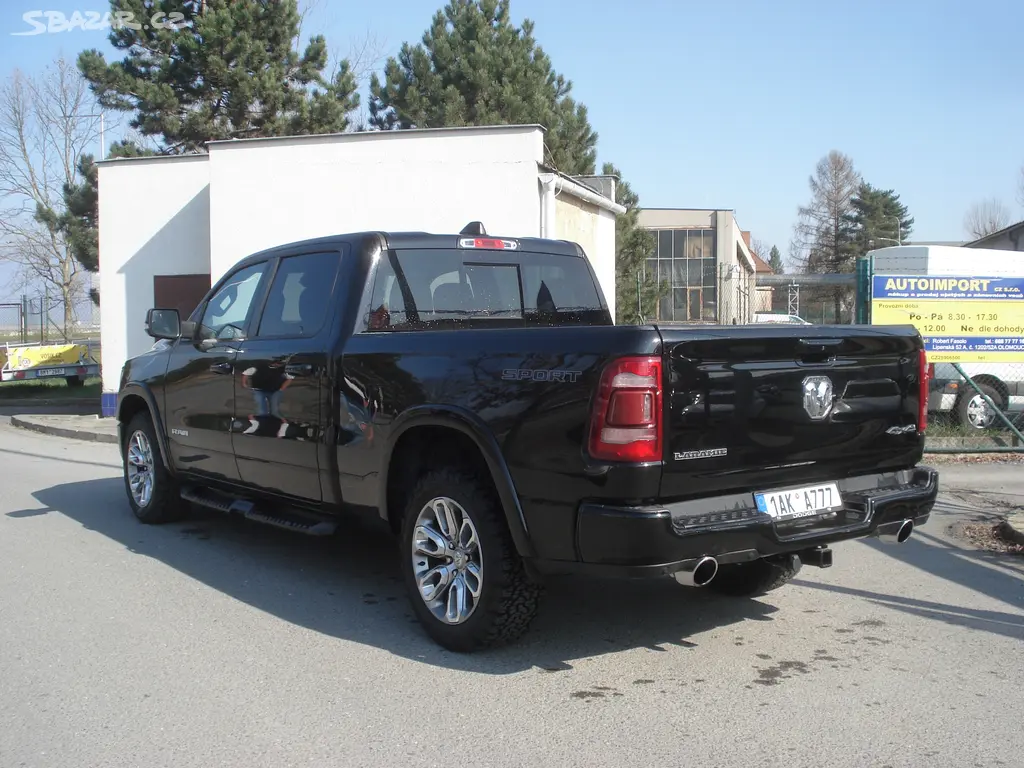 Dodge Ram 1500, 5.7 HEMI 295 kW LARAMIE - fotka 4