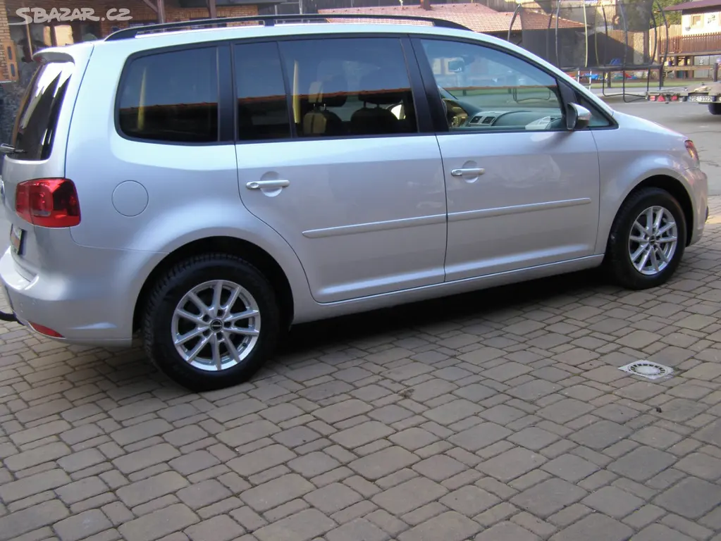 Volkswagen Touran 1.2TSI 77KW po STK - fotka 6