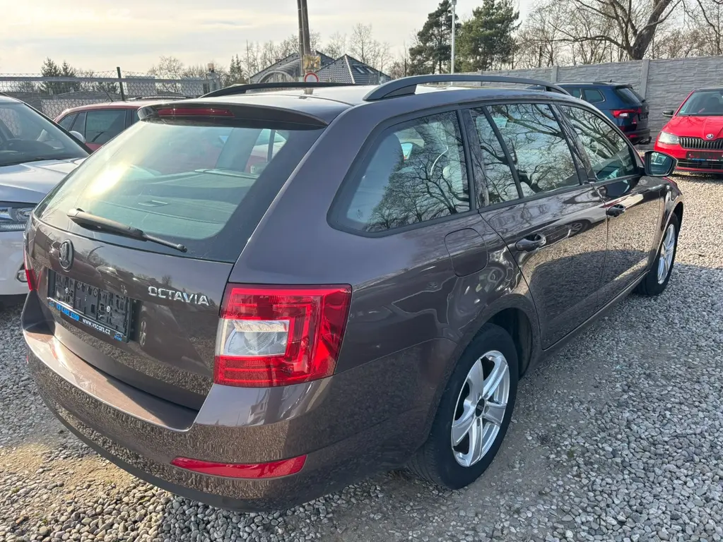 Škoda Octavia 1.4 Tsi 103kw r.v. 2014 Serviska - fotka 5