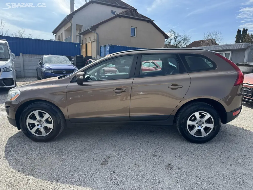 Volvo XC60, 2.4D5 151KW 1.Majitel AWD - fotka 5