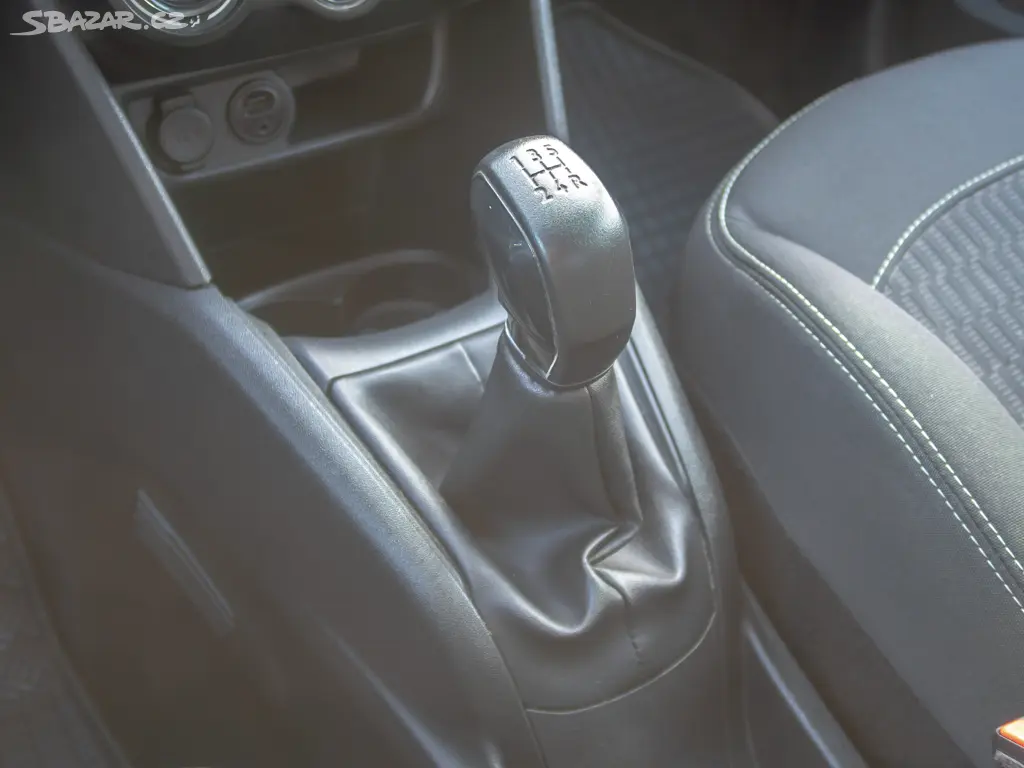 Peugeot 208 ČR 1.6HDI 55KW SERVISKA - fotka 6
