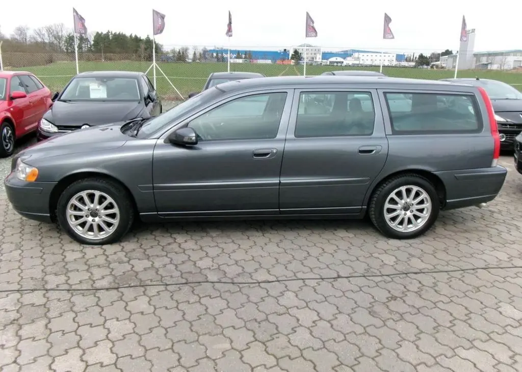 Volvo V70 2.4D 136kw,aut klima. nafta automatická - fotka 4