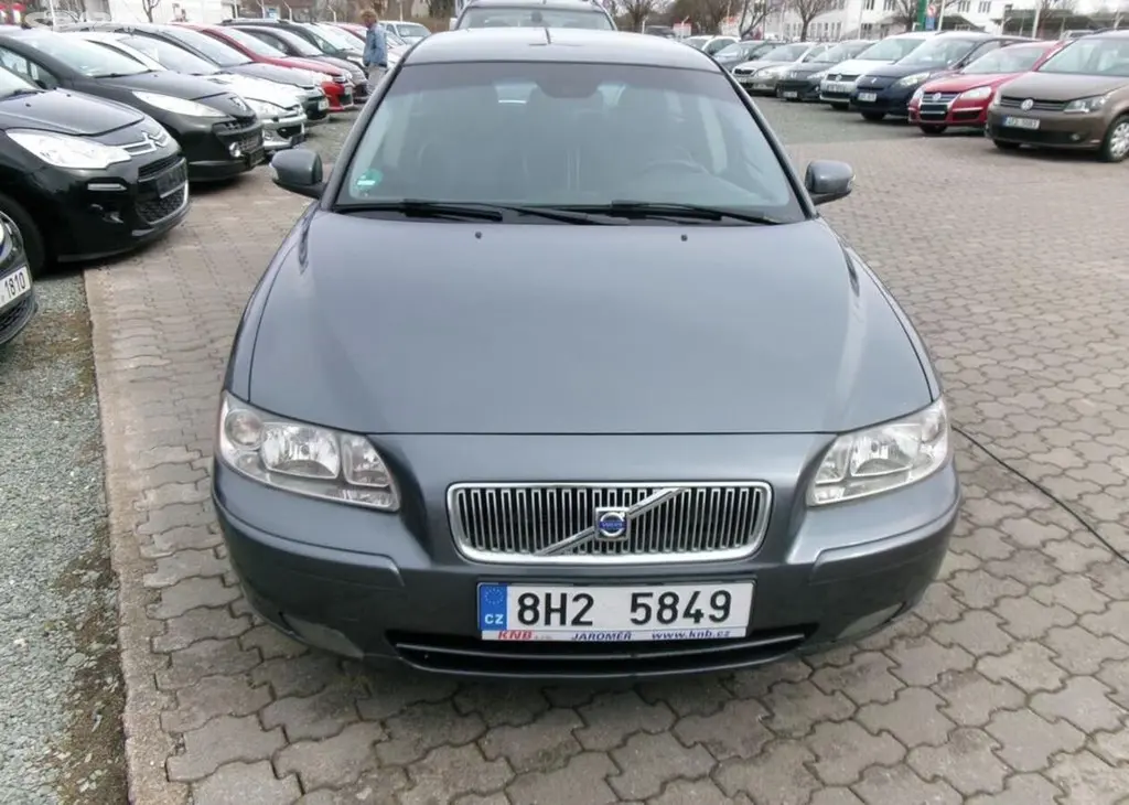 Volvo V70 2.4D 136kw,aut klima. nafta automatická - fotka 2